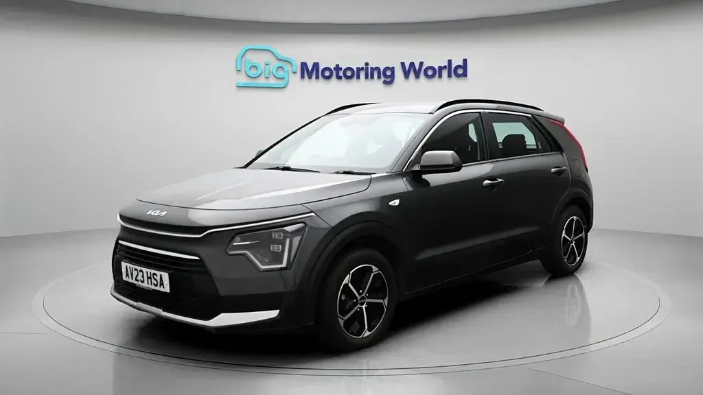 Gebraucht Kia Niro 139 PS (102 kW) 2023 Grau SUV