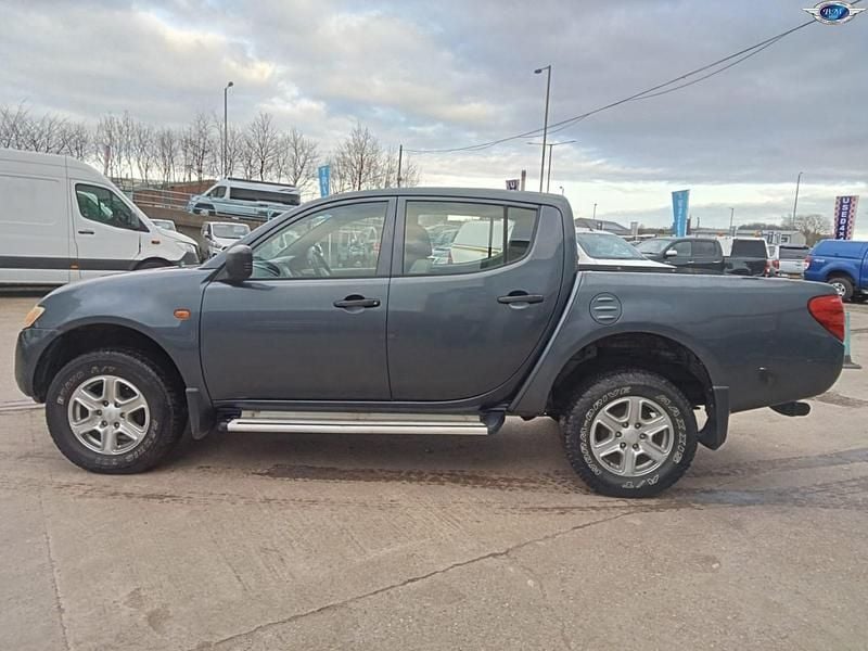 Used Mitsubishi L200 134 HP (98 kW) 2009 Grey Pickup