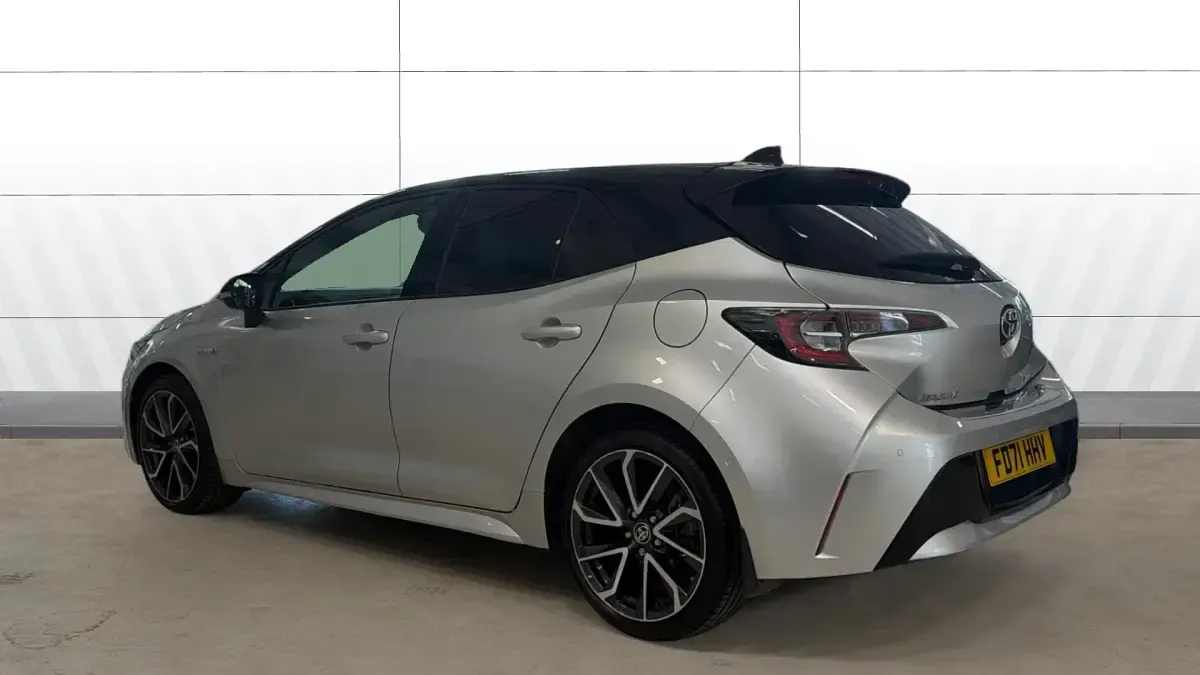 Used Toyota Corolla 122 HP (89 kW) 2022 Silver Hatchback