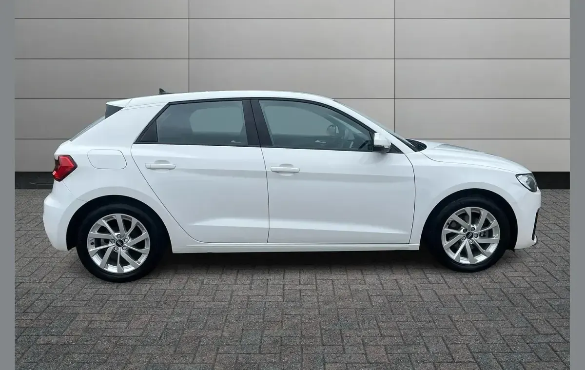 Used Audi A1 Sport 108 HP (79 kW) 2021 White SUV