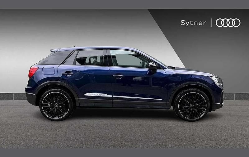 Używany Audi SQ2 Black Edition 300 KM (220 kW) 2025 Niebieski SUV
