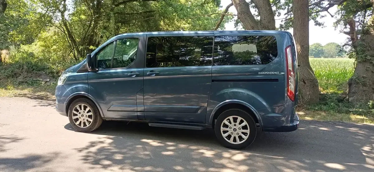 Used Ford Tourneo Titanium 130 HP (95 kW) 2020 Blue MPV