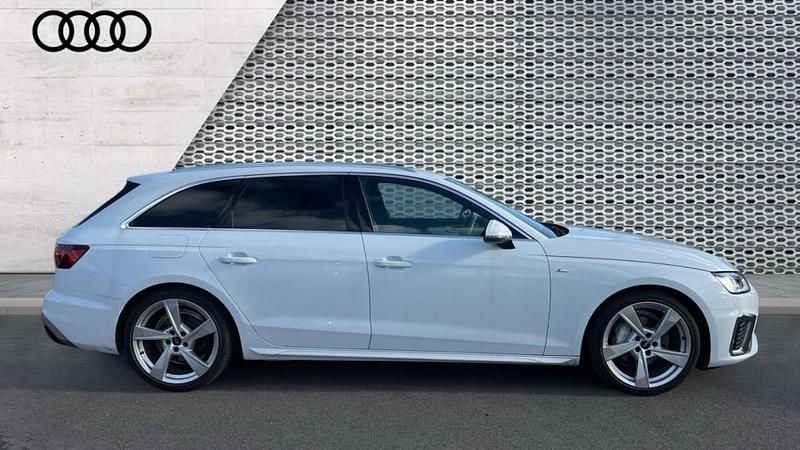 Begagnad Audi A4 S-Line 204 HK (150 kW) 2024 Vit Kombi