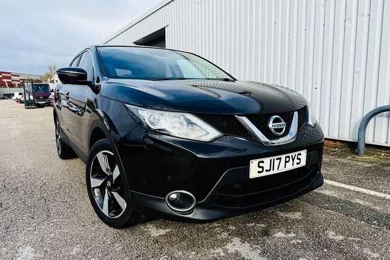 Black Used 2017 Nissan Qashqai N-Connecta SUV | £11,850 (Fair price) - Image 1/1