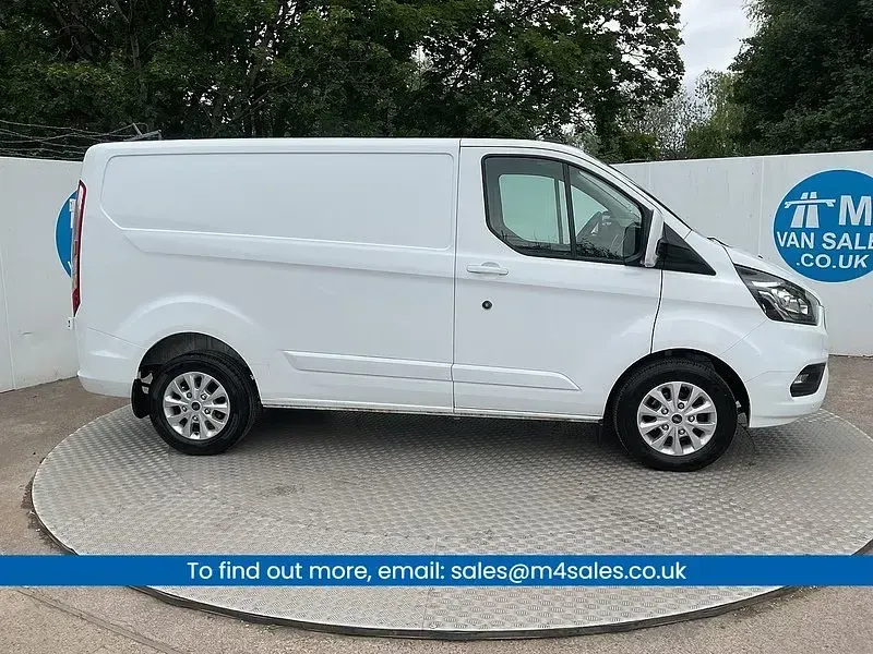 Used Ford Transit Custom Limited 130 HP (95 kW) 2022 White Van