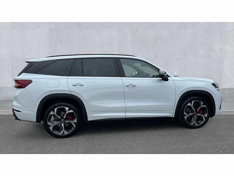 New Skoda Kodiaq vRS 265 HP (194 kW) 2025 Moon white metallic SUV