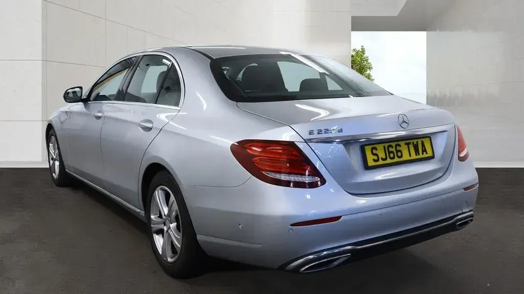 Used Mercedes E220 SE 194 HP (142 kW) 2016 Silver Sedan