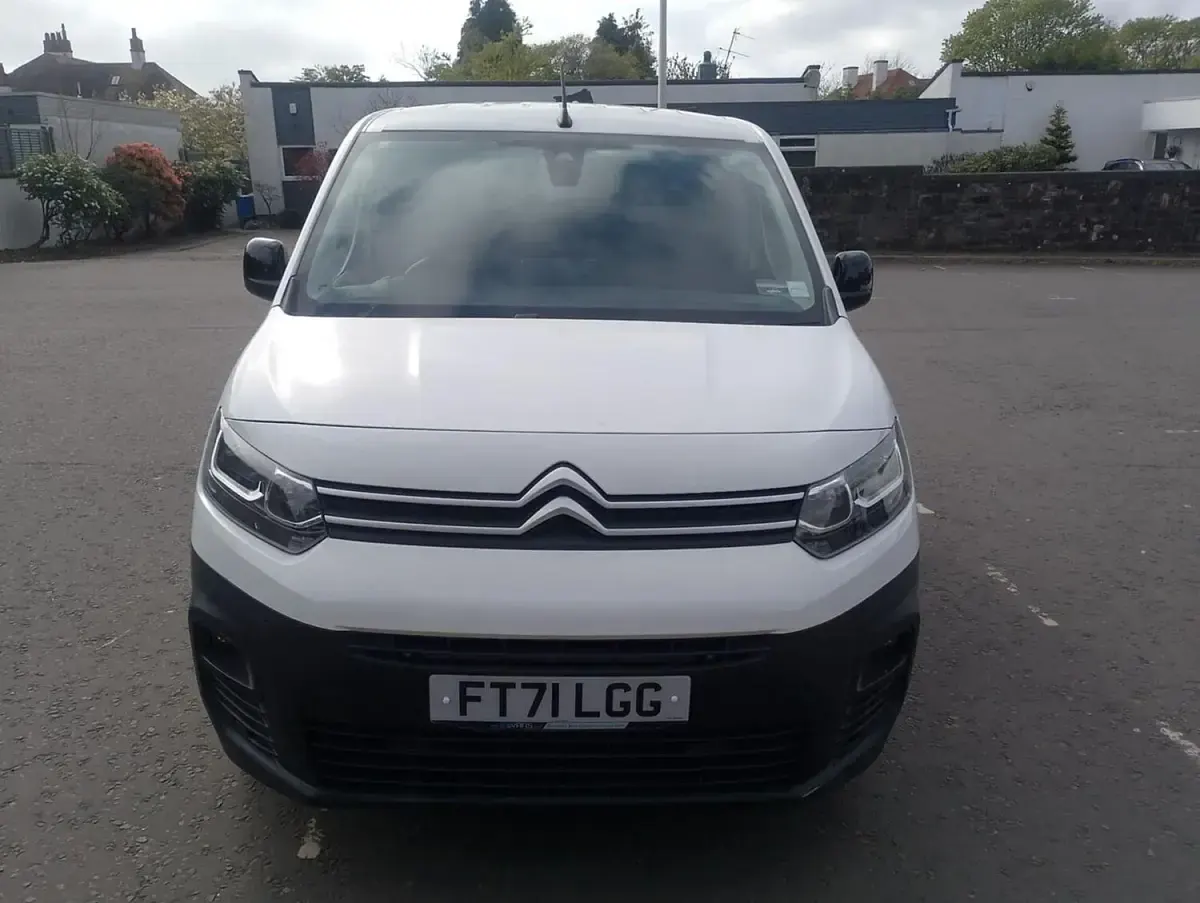 Usado Citroën Berlingo 2022 Branco Monovolume