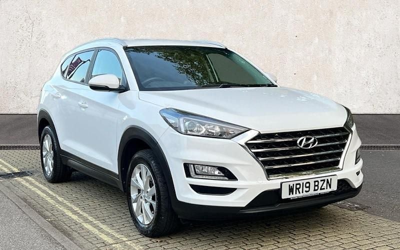 White Used 2019 Hyundai Tucson SE SUV | £11,556 (Good price) - Image 1/4