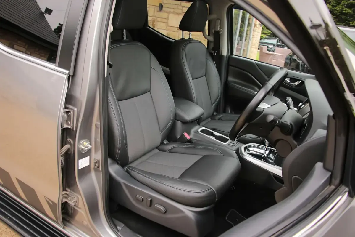 Used Nissan Navara N-Guard 190 HP (139 kW) 2021 Grey Pickup