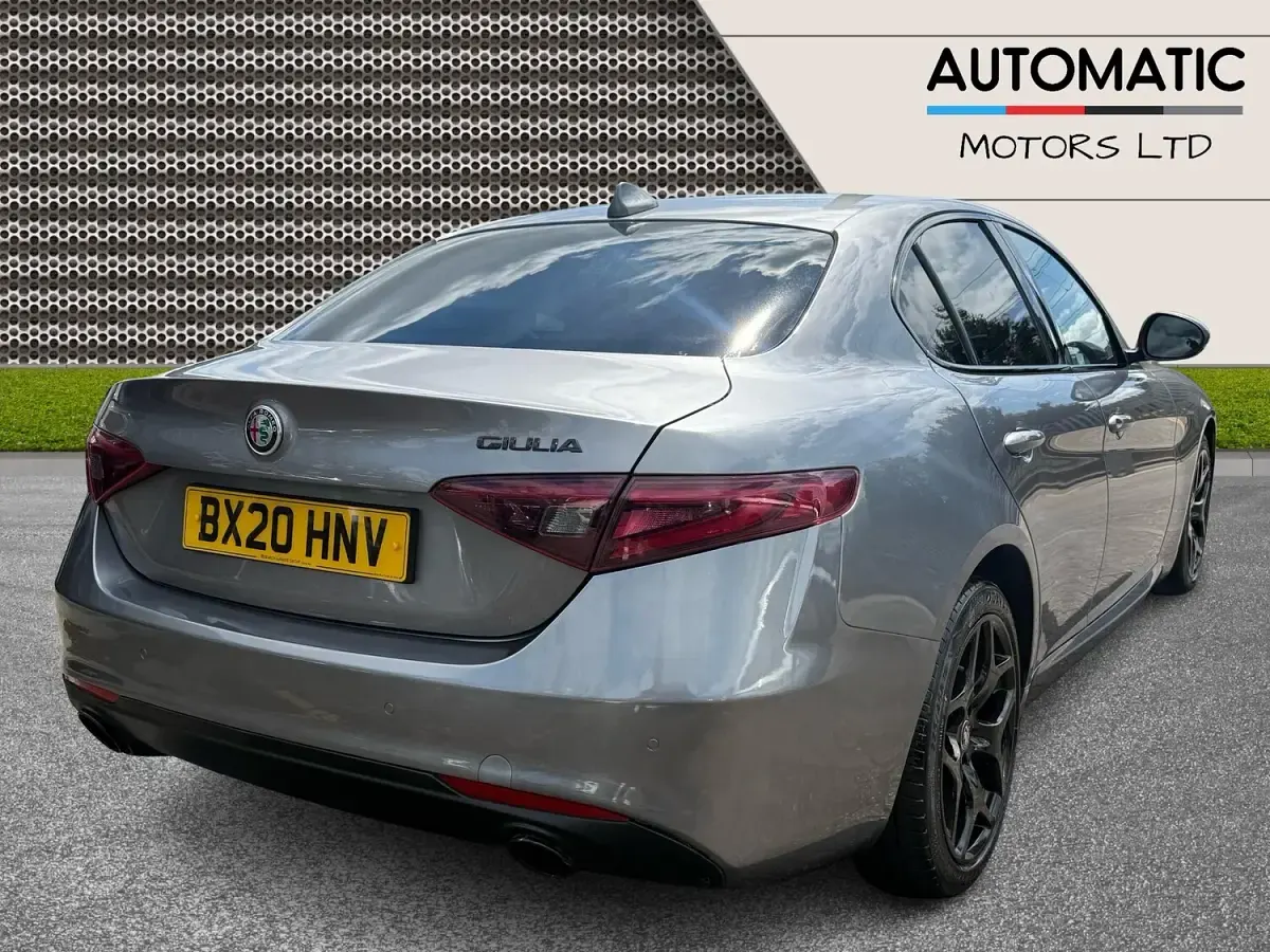 Used Alfa Romeo Giulia Saloon 200 HP (147 kW) 2020 Grey Sedan