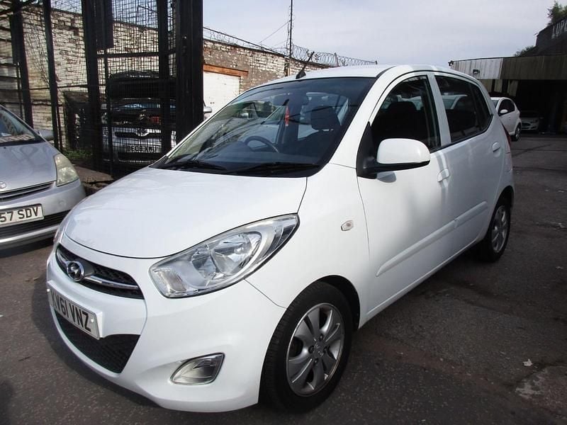 Used Hyundai i10 Active 85 HP (62 kW) 2011 White Hatchback