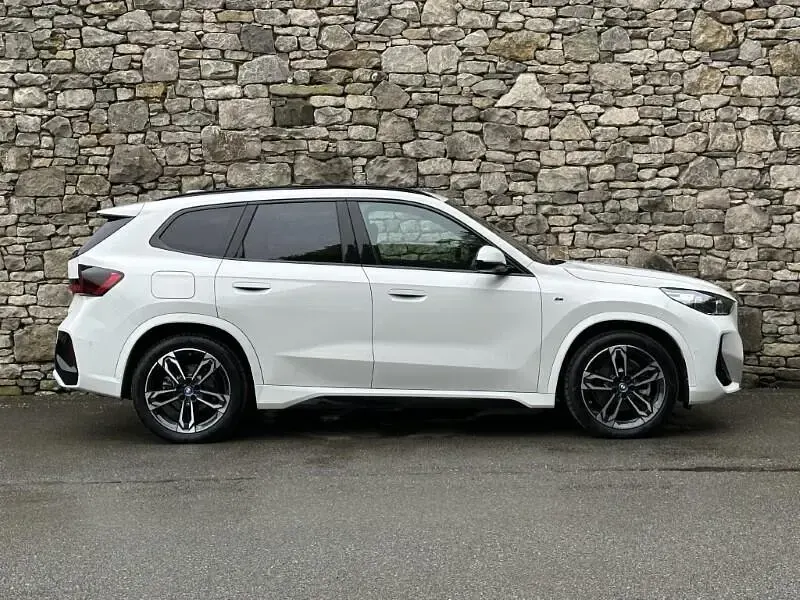 Usado BMW iX1 M Sport 227 kW (309 HP) 2023 Branco SUV