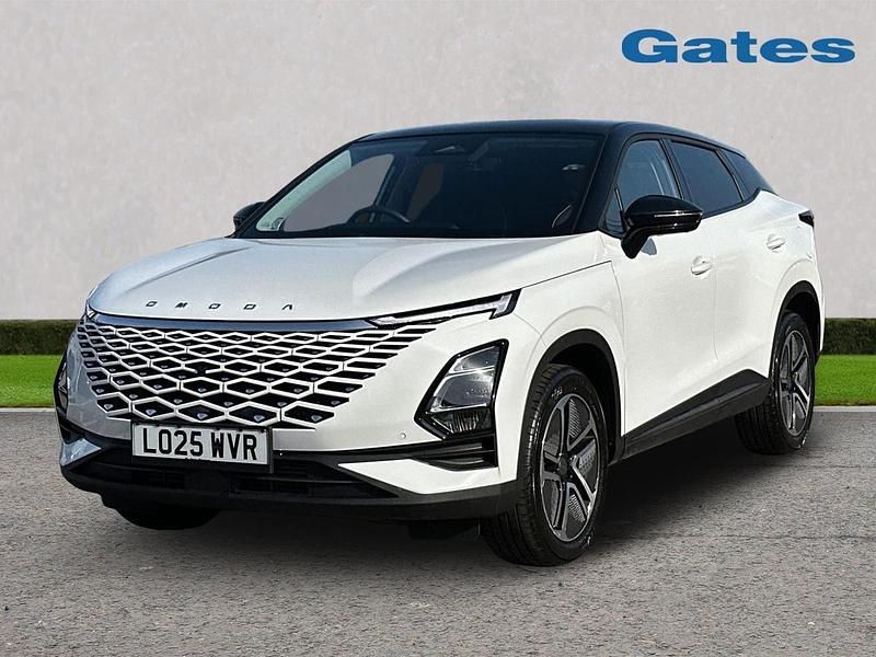 Used Omoda 5 2025 White/black SUV