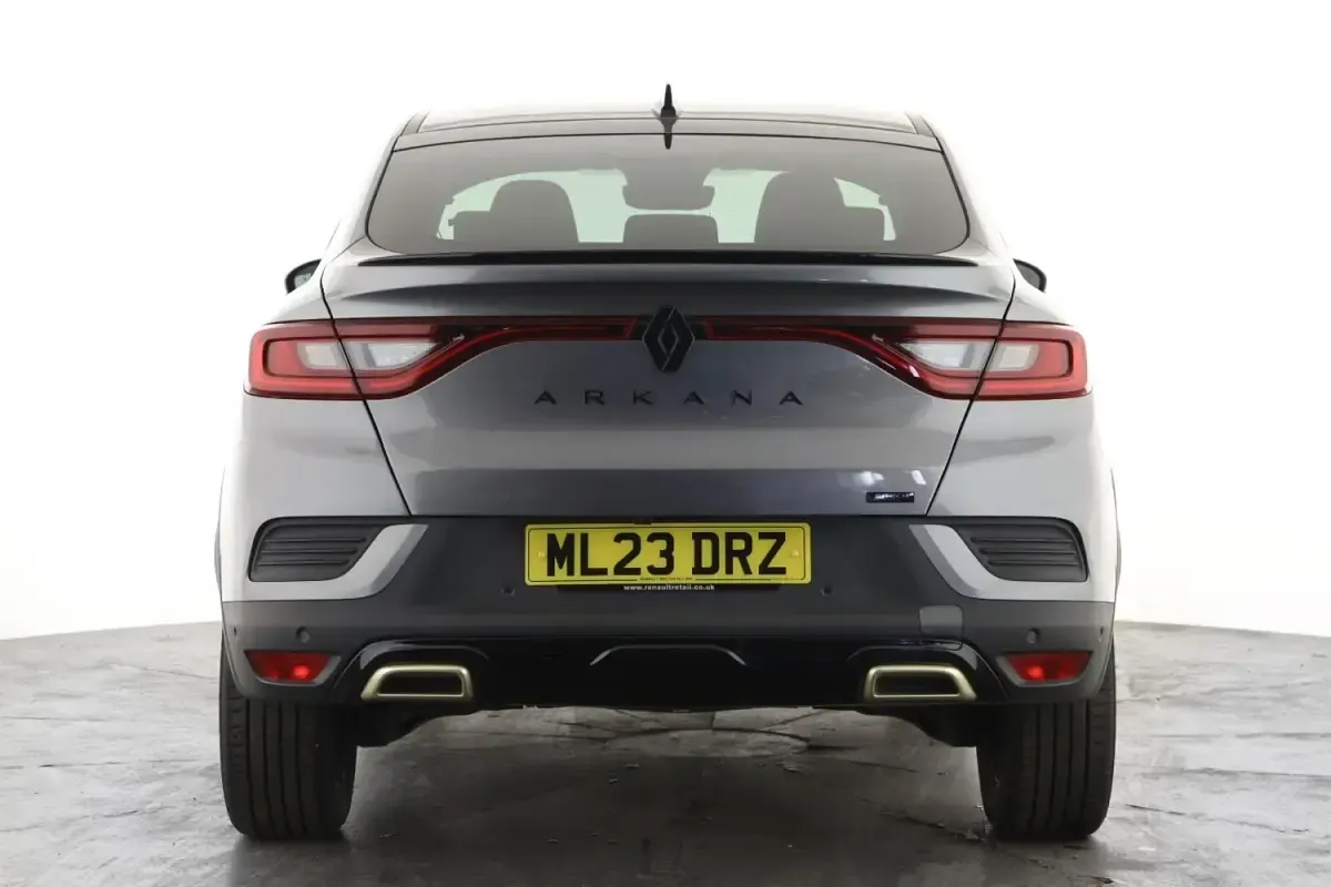 Begagnad Renault Arkana Engineered 142 HK (104 kW) 2023 Grå SUV