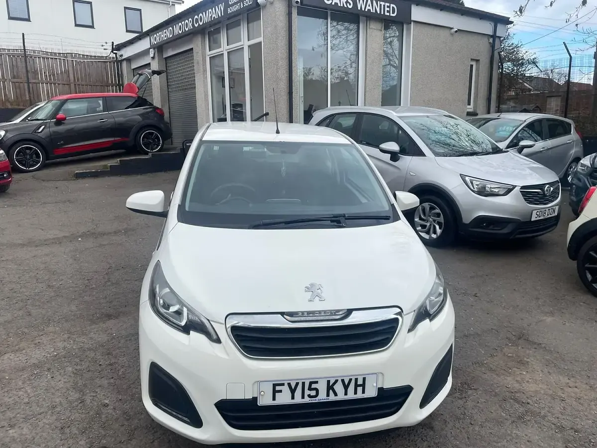 Used Peugeot 108 Active 68 HP (50 kW) 2015 White Hatchback