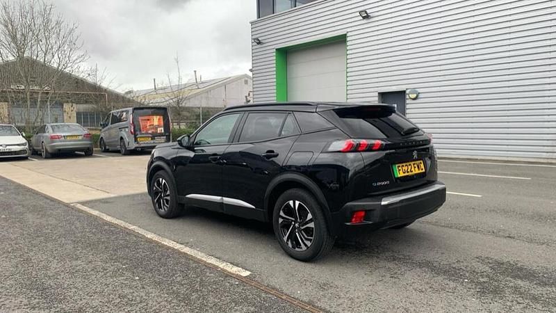 Used Peugeot e-2008 Allure Premium 98 kW (134 HP) 2022 Black SUV