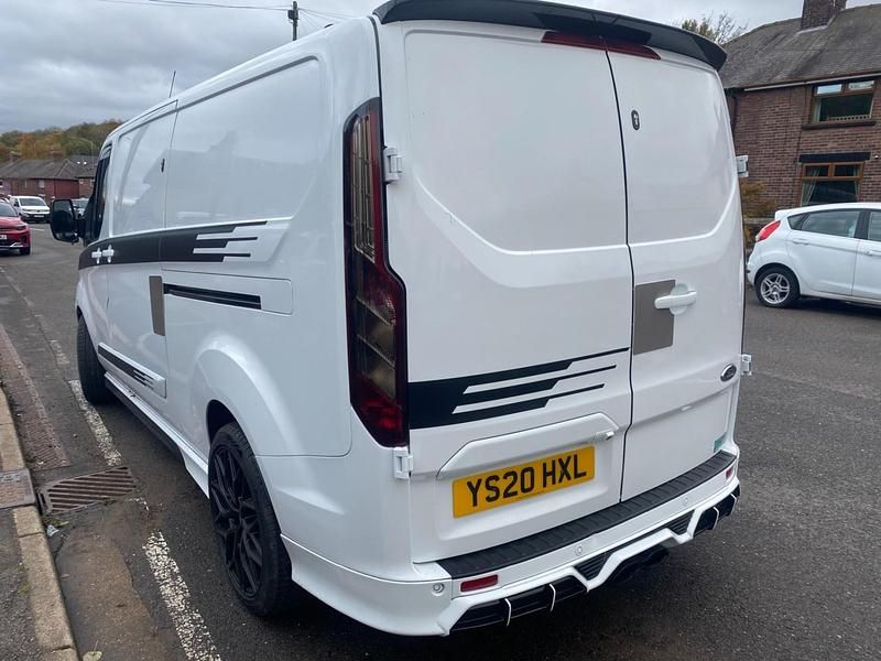 Used Ford Transit Custom Limited 130 HP (95 kW) 2020 White Van
