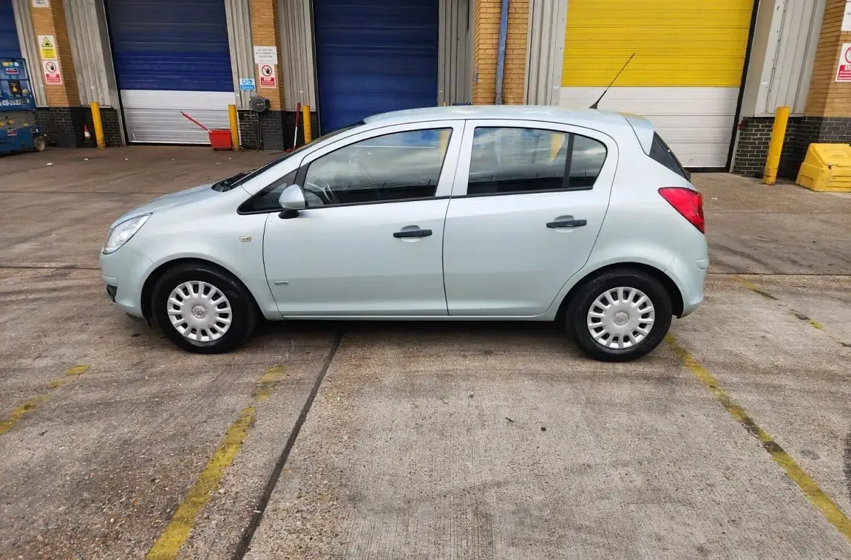 Used Vauxhall Corsa 2009 Green Hatchback