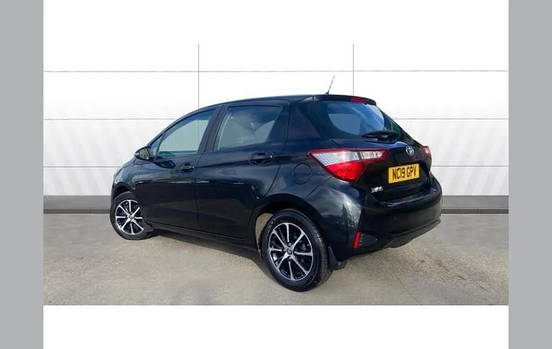 Used Toyota Yaris 111 HP (81 kW) 2019 Black Hatchback