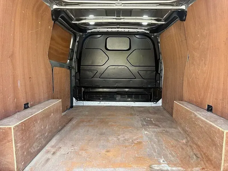 Used Ford Transit Custom Limited 170 HP (125 kW) 2020 Silver Van