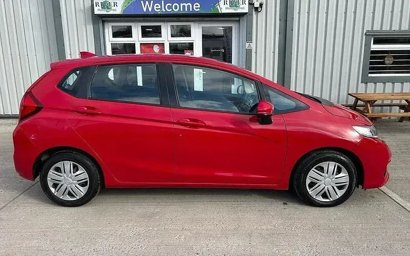 Begagnad Honda Jazz S 102 HK (75 kW) 2020 Halvkombi