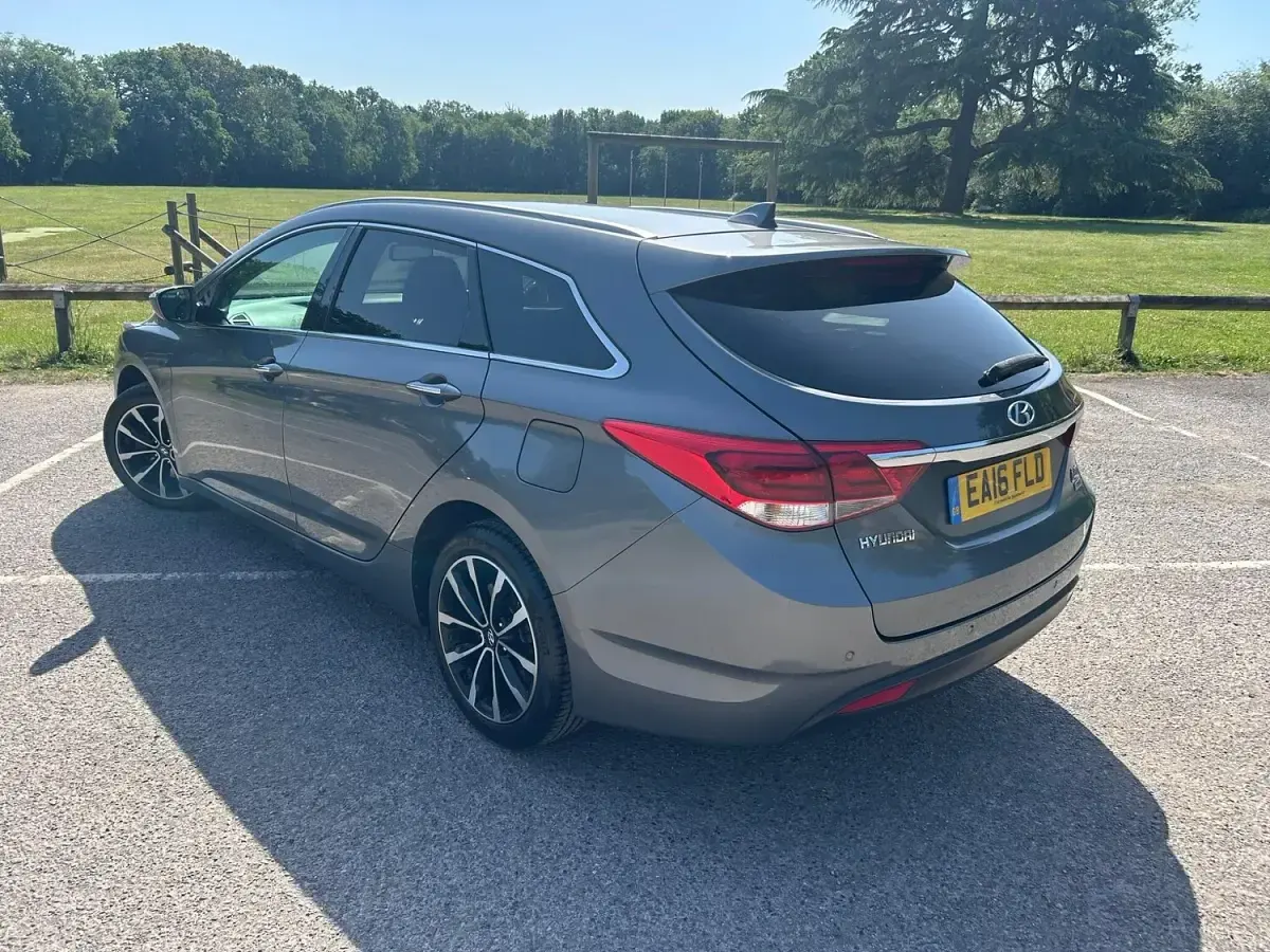 Used Hyundai i40 SE 141 HP (103 kW) 2016 Silver Estate