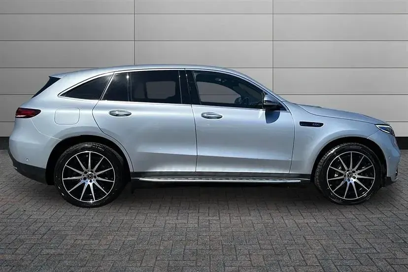 Usado Mercedes EQC400 AMG line 300 kW (408 HP) 2020 Prateado SUV