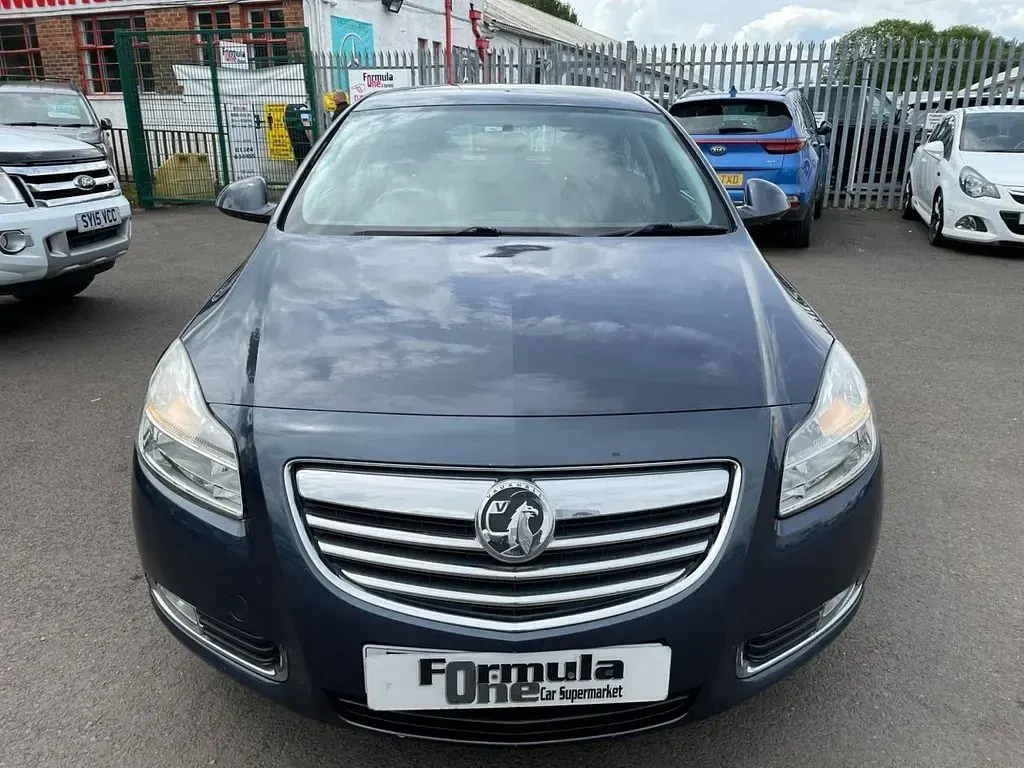 Used Vauxhall Insignia SRi 140 HP (102 kW) 2010 Blue Hatchback