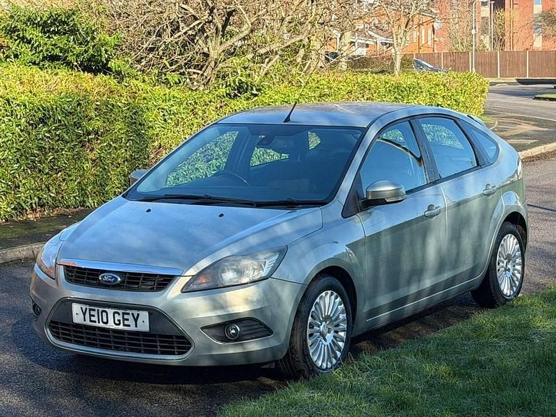 Used Ford Focus Titanium 123 HP (90 kW) 2010 Silver Hatchback