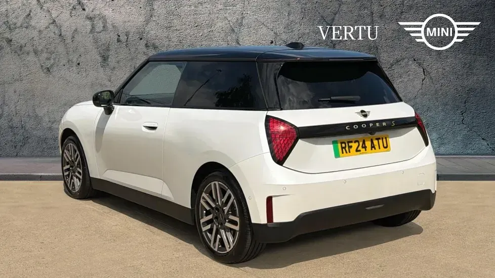 Used Mini Cooper SE Hatch 158 kW (215 HP) 2024 White Hatchback