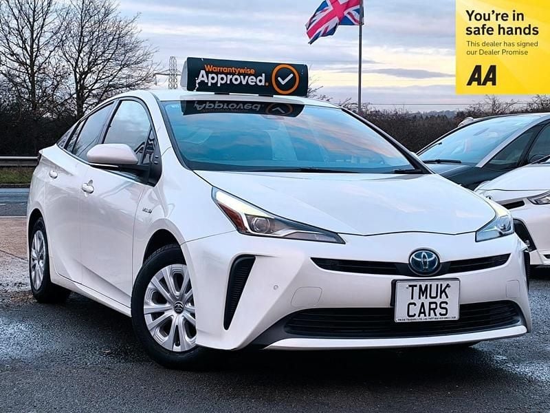 Pearl white Used 2019 Toyota Prius Hatchback | £9,995 (Super price) - Image 1/4