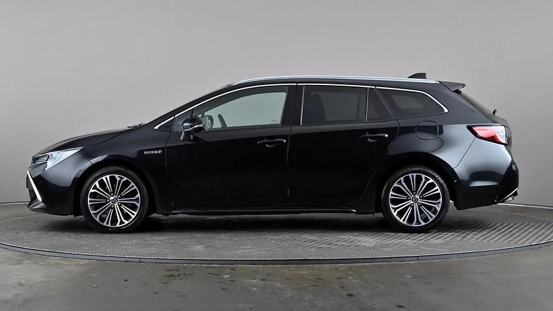 Used Toyota Corolla 184 HP (135 kW) 2019 Black Estate