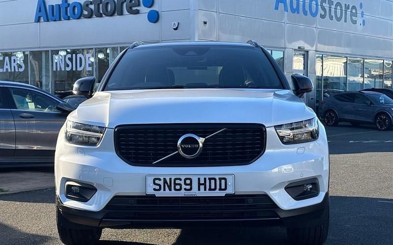Usado Volvo XC40 R-Design 190 CV (139 kW) 2020 SUV