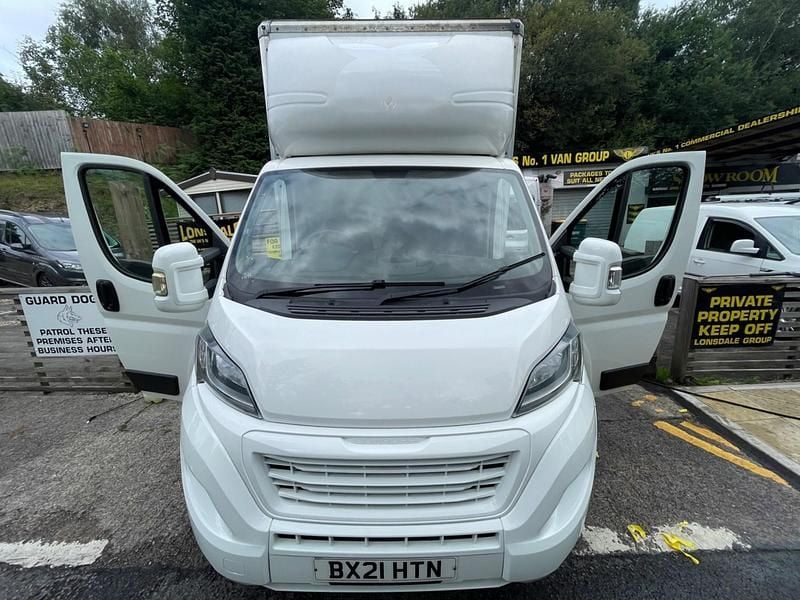 Used Peugeot Boxer Business-Line 160 HP (117 kW) 2021 White Van