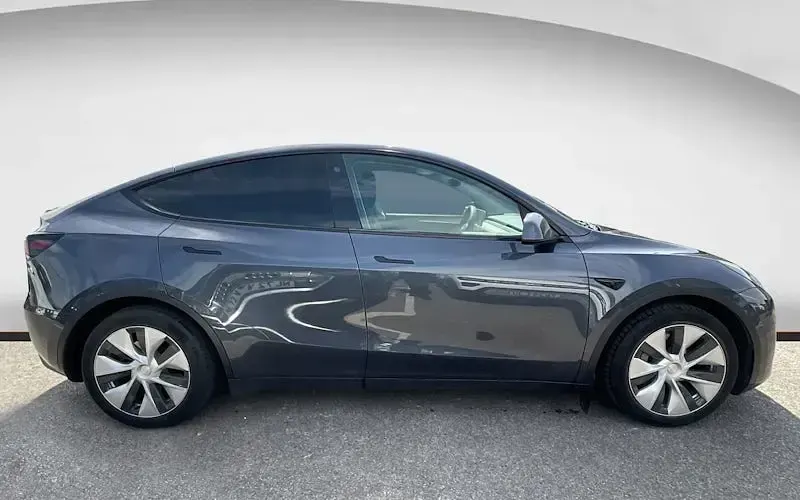 Used Tesla Model Y Standard Range 219 kW (299 HP) 2024 SUV