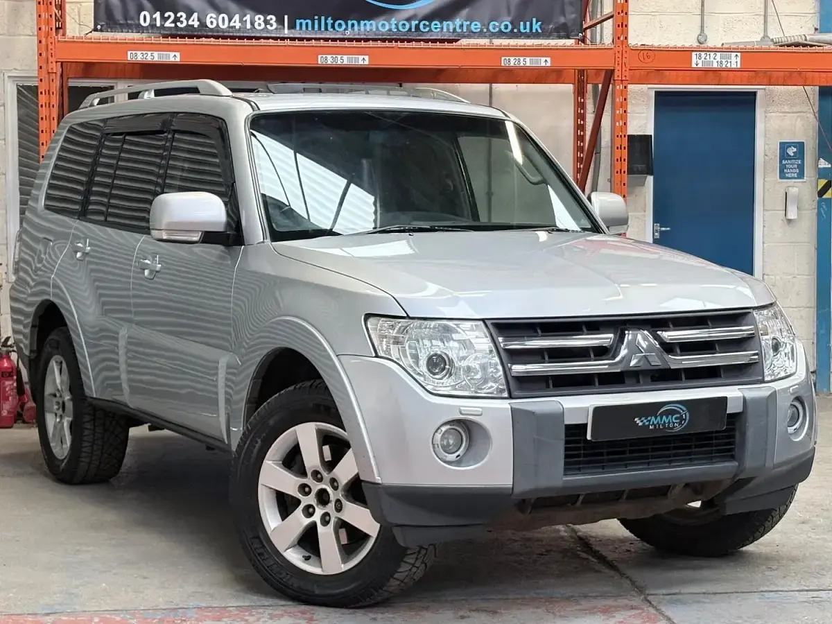 Used Mitsubishi Shogun Elegance 2009 Silver SUV