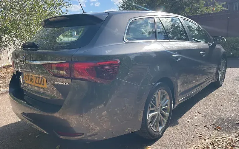 Used Toyota Avensis Business Edition 112 HP (82 kW) 2016 Grey Estate