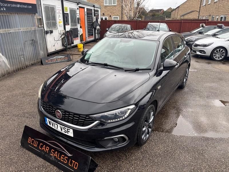 Used Fiat Tipo Lounge 120 HP (88 kW) 2017 Black Hatchback