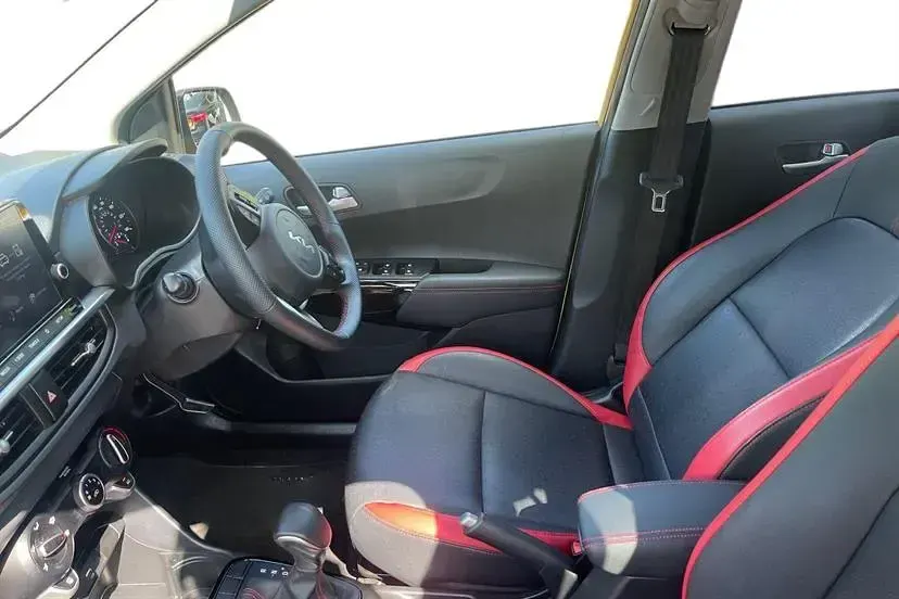 Second-hand Kia Picanto GT-Line 66 CP (48 kW) 2024 Galben Hatchback