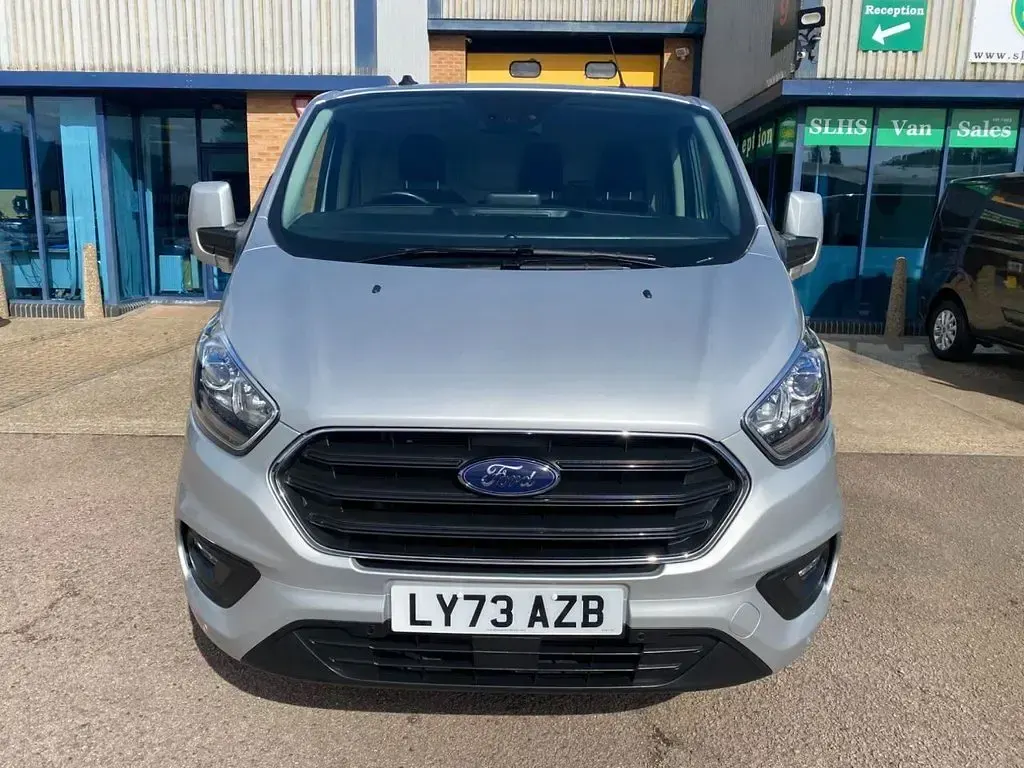 Used Ford Transit Custom Limited 130 HP (95 kW) 2023 Silver Van