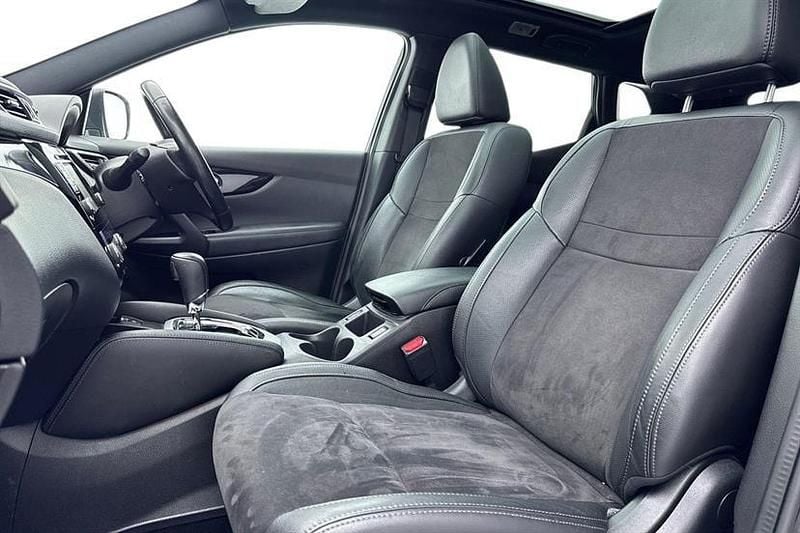 Used Nissan Qashqai N-Vision 130 HP (95 kW) 2017 Black SUV