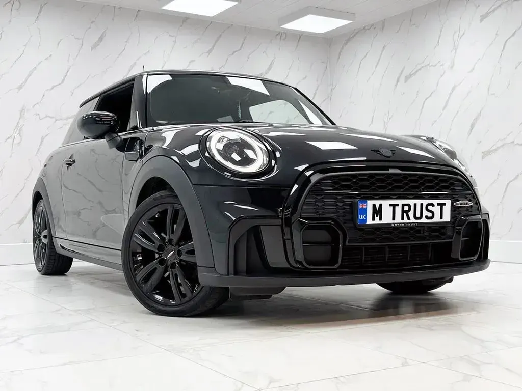 Used Mini Cooper Hatch 136 HP (100 kW) 2022 Black Hatchback
