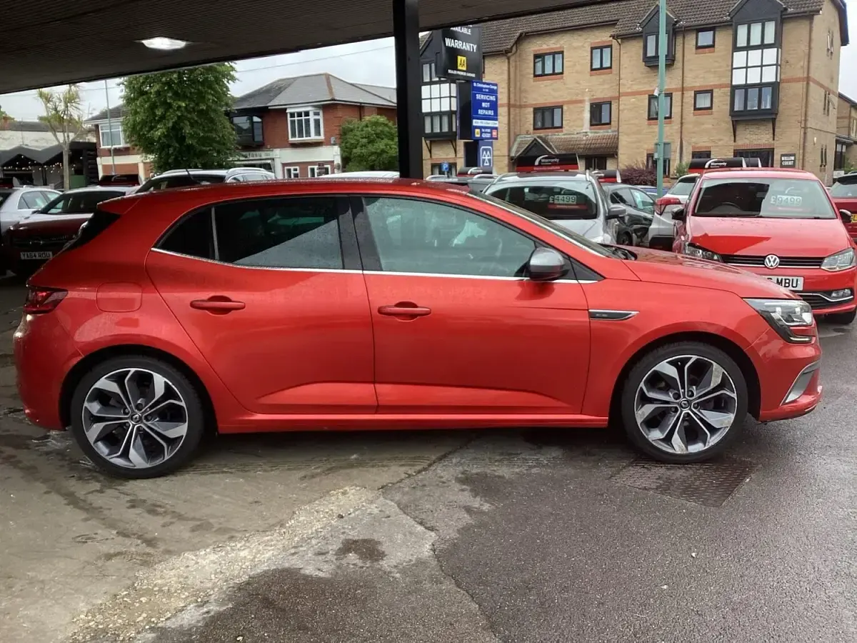 Used Renault Mégane GT Line GT-Line 140 HP (102 kW) 2018 Red Hatchback