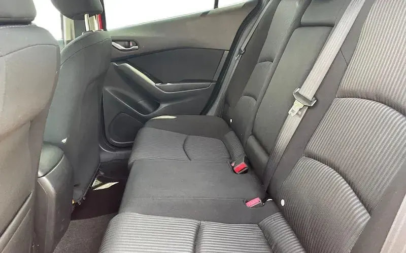 Used Mazda 3 Inclusive 165 HP (121 kW) 2014 Red Hatchback