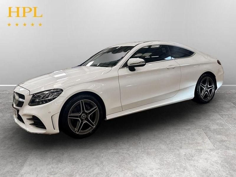 Usado Mercedes C200 AMG line 184 HP (135 kW) 2021 Branco Coupé