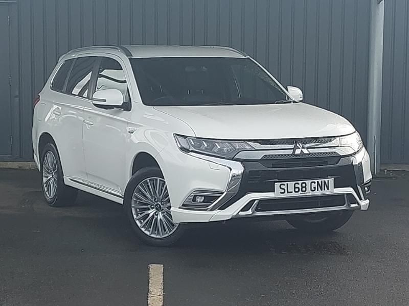 White Used 2018 Mitsubishi Outlander P-HEV SUV | £13,998 (A bit pricey) - Image 1/4