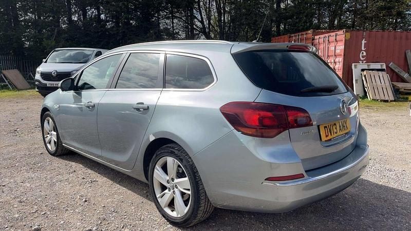 Used Vauxhall Astra SRi 2013 Silver Estate