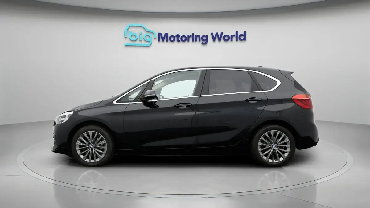Used BMW 220 Luxury Line 190 HP (139 kW) 2019 Black Estate