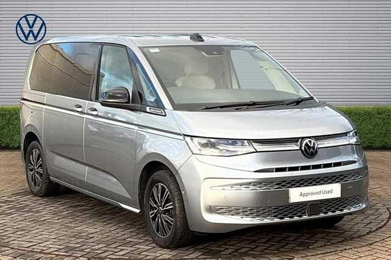 Begagnad VW Multivan Style 204 HK (150 kW) 2024 Silver Minibuss
